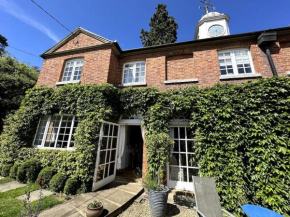 Huntershields Country Manor